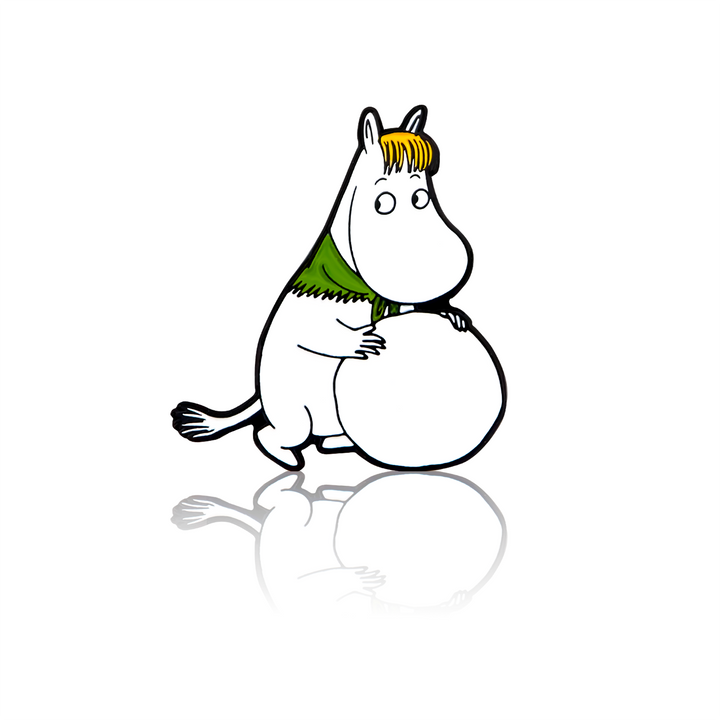 Snorkmaiden rolling a snowball