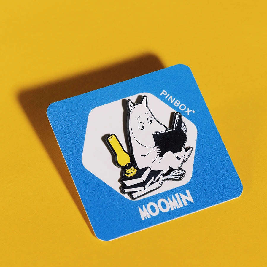 Moomin with books