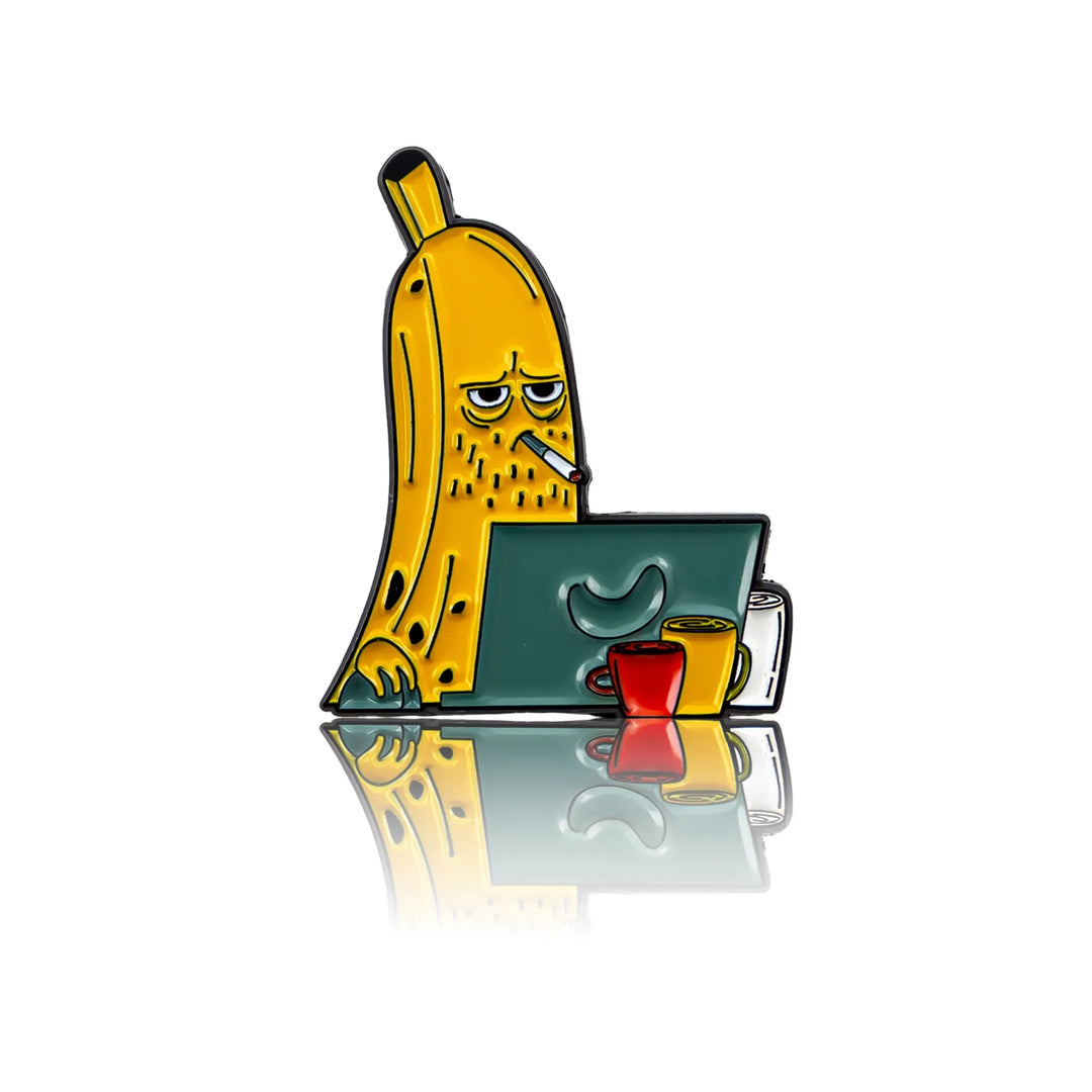 Banan pracujący przy komputeze