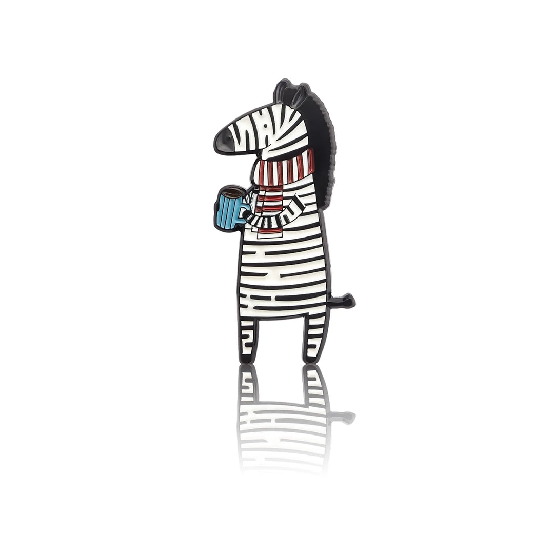 Zebra w szaliku z kubkiem kawy